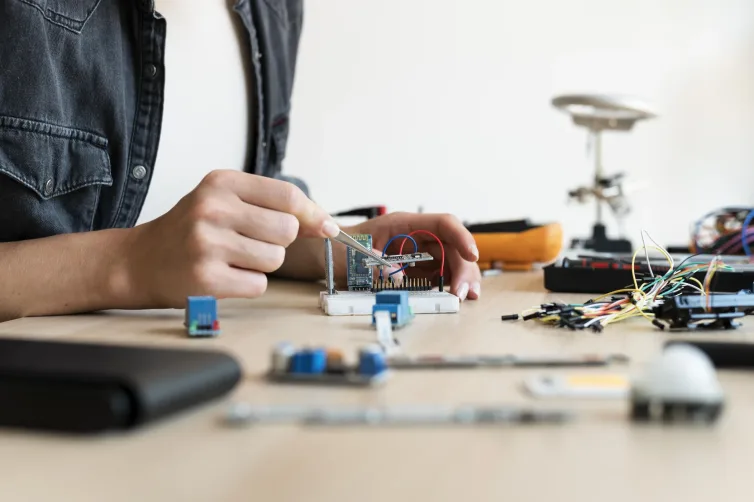 female-inventor-creating-her-workshop